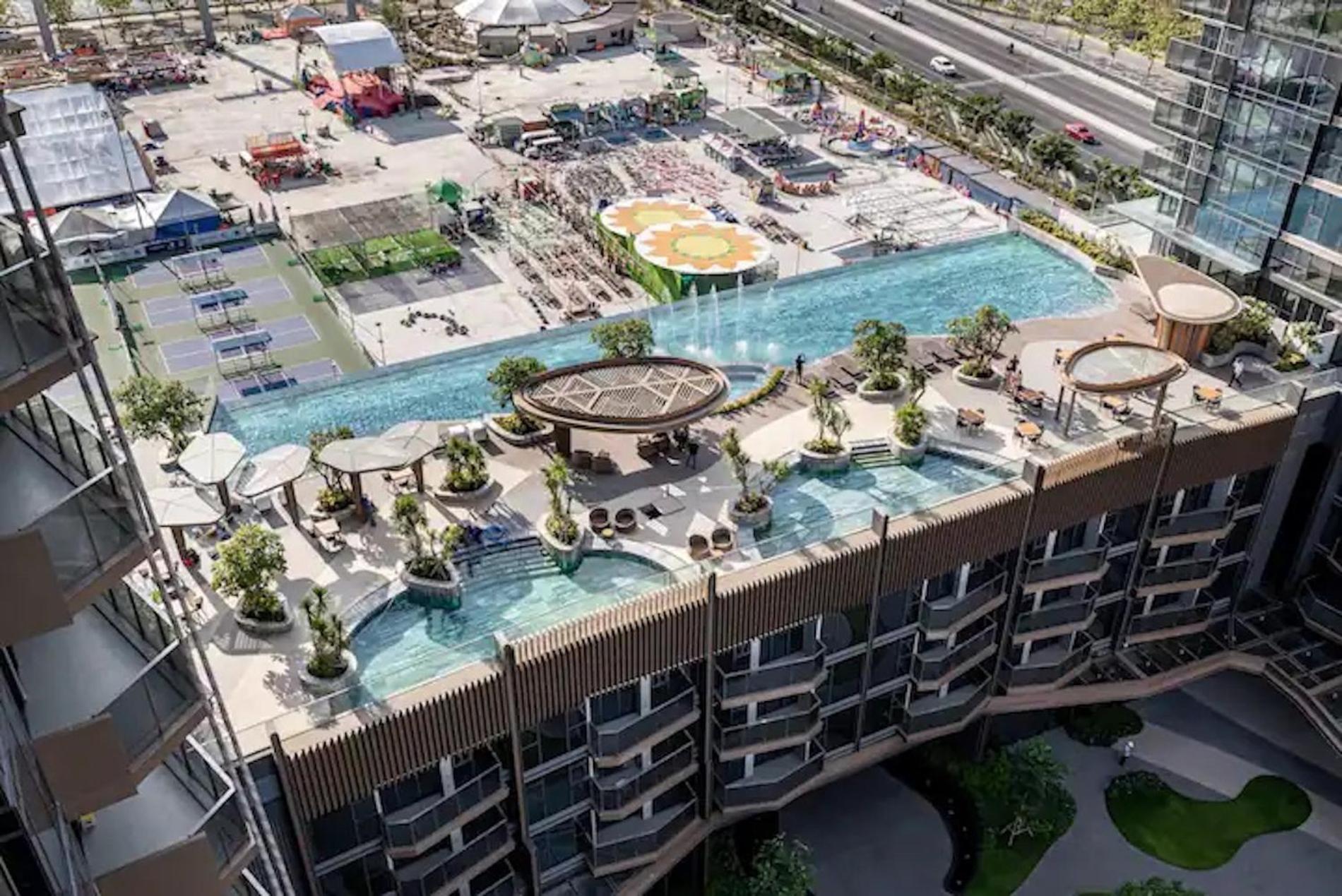 הו צ'י מין סיטי The Opera Apartment Cental Saigon Free Pool-Gym-Sauna Room- Golf Mini מראה חיצוני תמונה