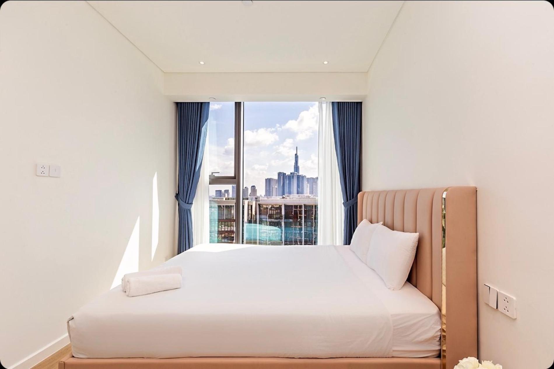 הו צ'י מין סיטי The Opera Apartment Cental Saigon Free Pool-Gym-Sauna Room- Golf Mini מראה חיצוני תמונה