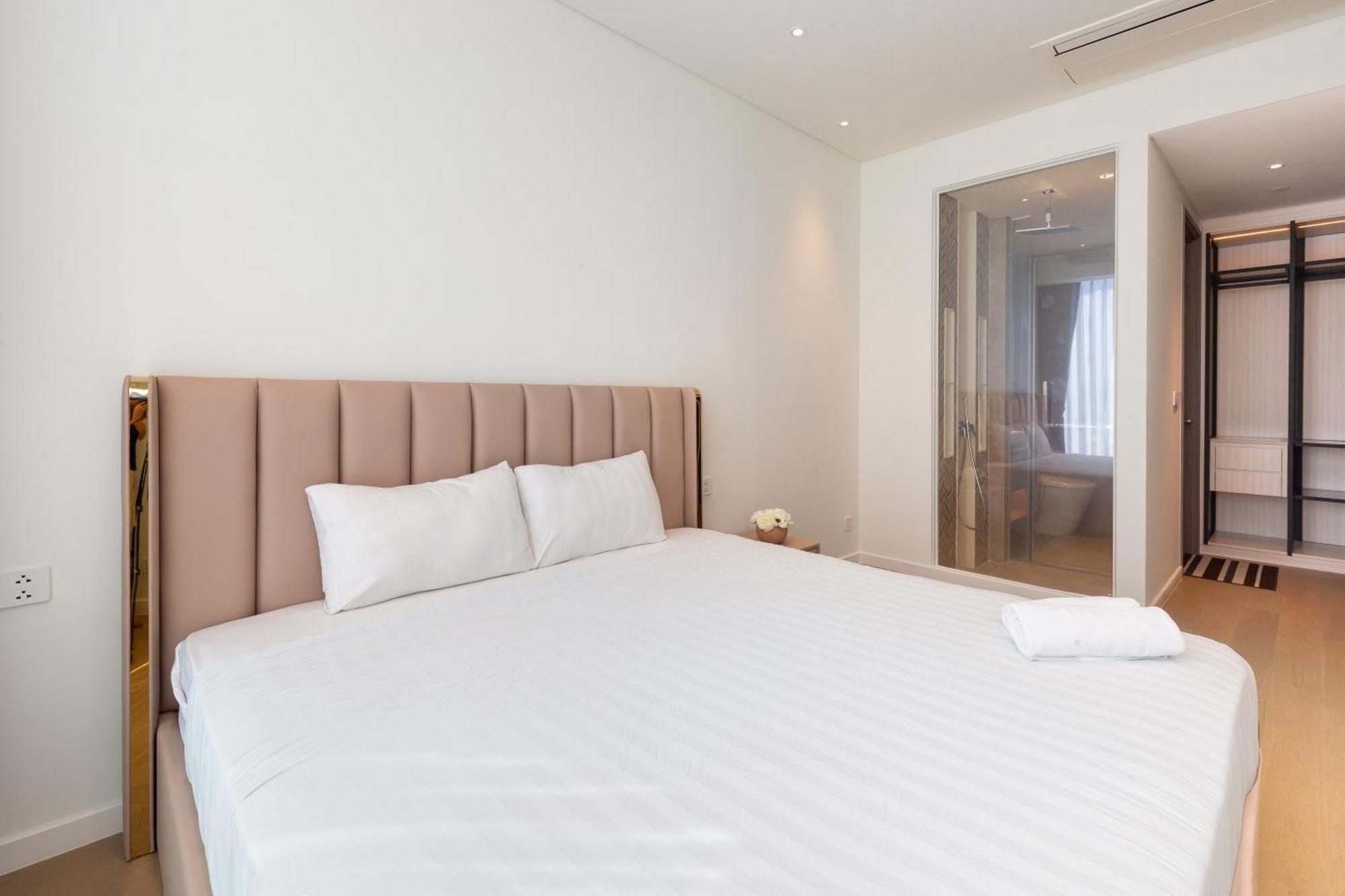 הו צ'י מין סיטי The Opera Apartment Cental Saigon Free Pool-Gym-Sauna Room- Golf Mini מראה חיצוני תמונה