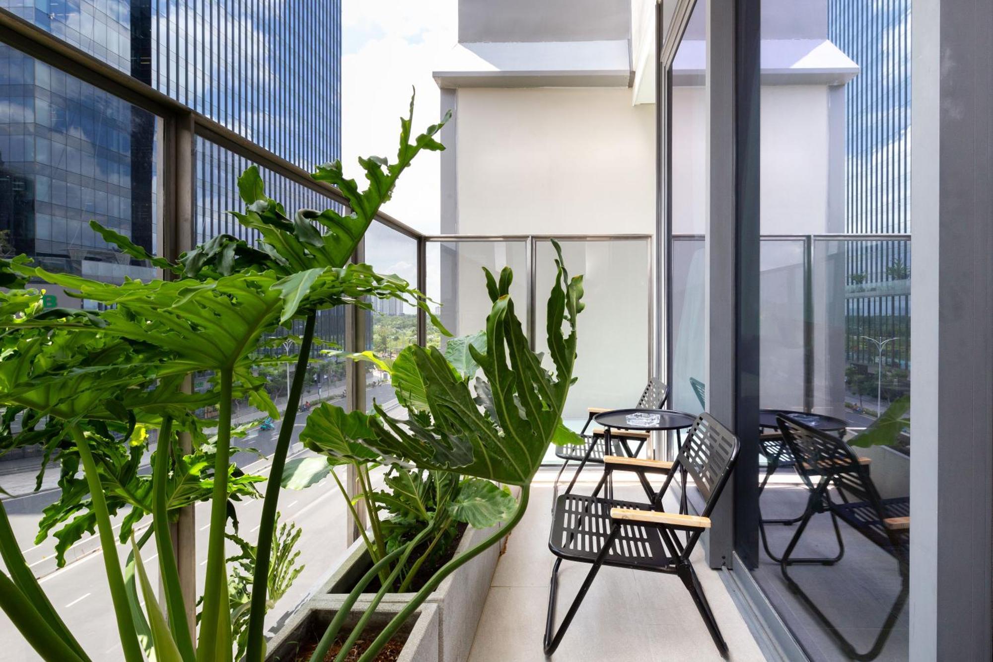 הו צ'י מין סיטי The Opera Apartment Cental Saigon Free Pool-Gym-Sauna Room- Golf Mini מראה חיצוני תמונה