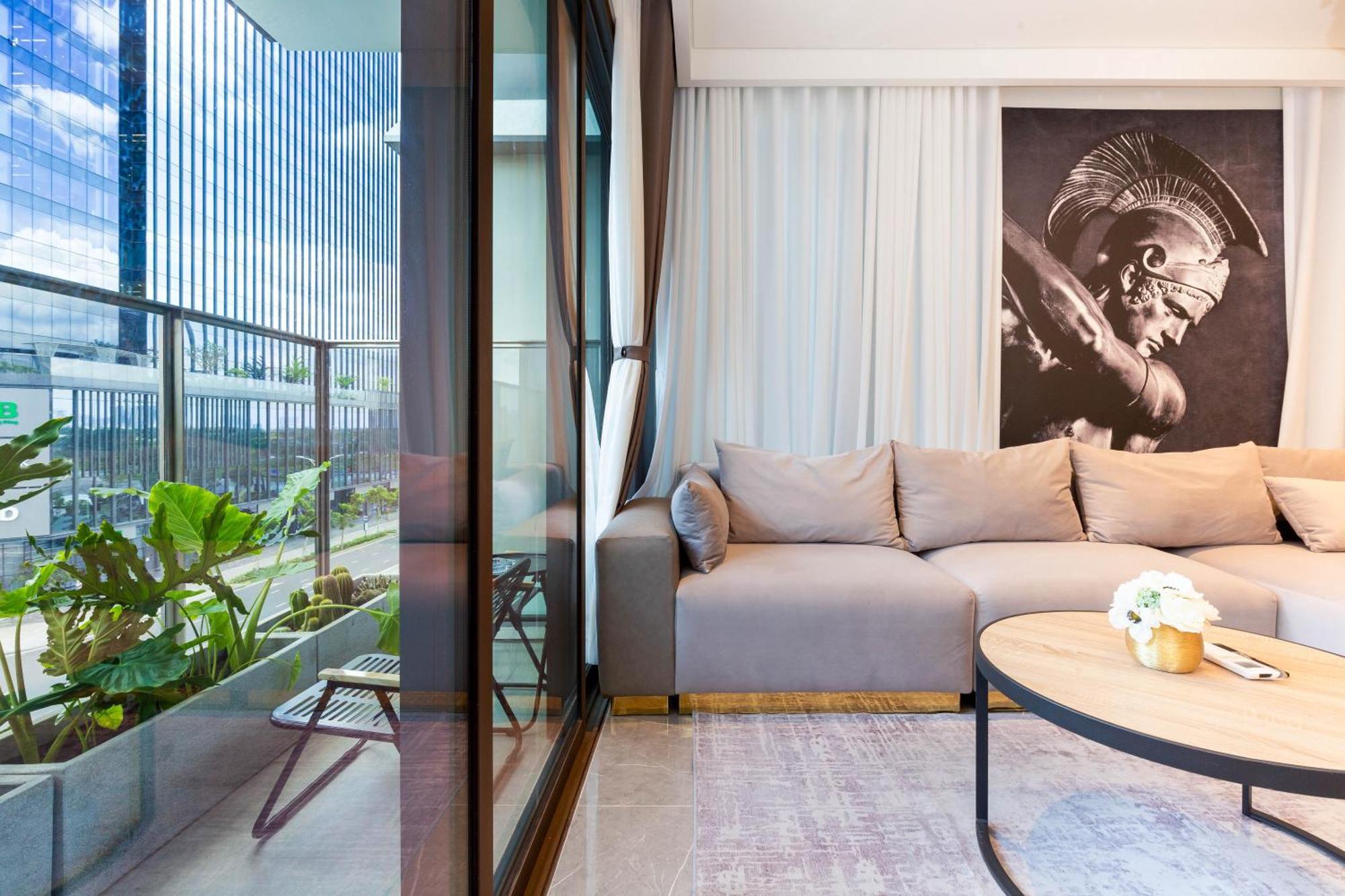 הו צ'י מין סיטי The Opera Apartment Cental Saigon Free Pool-Gym-Sauna Room- Golf Mini מראה חיצוני תמונה