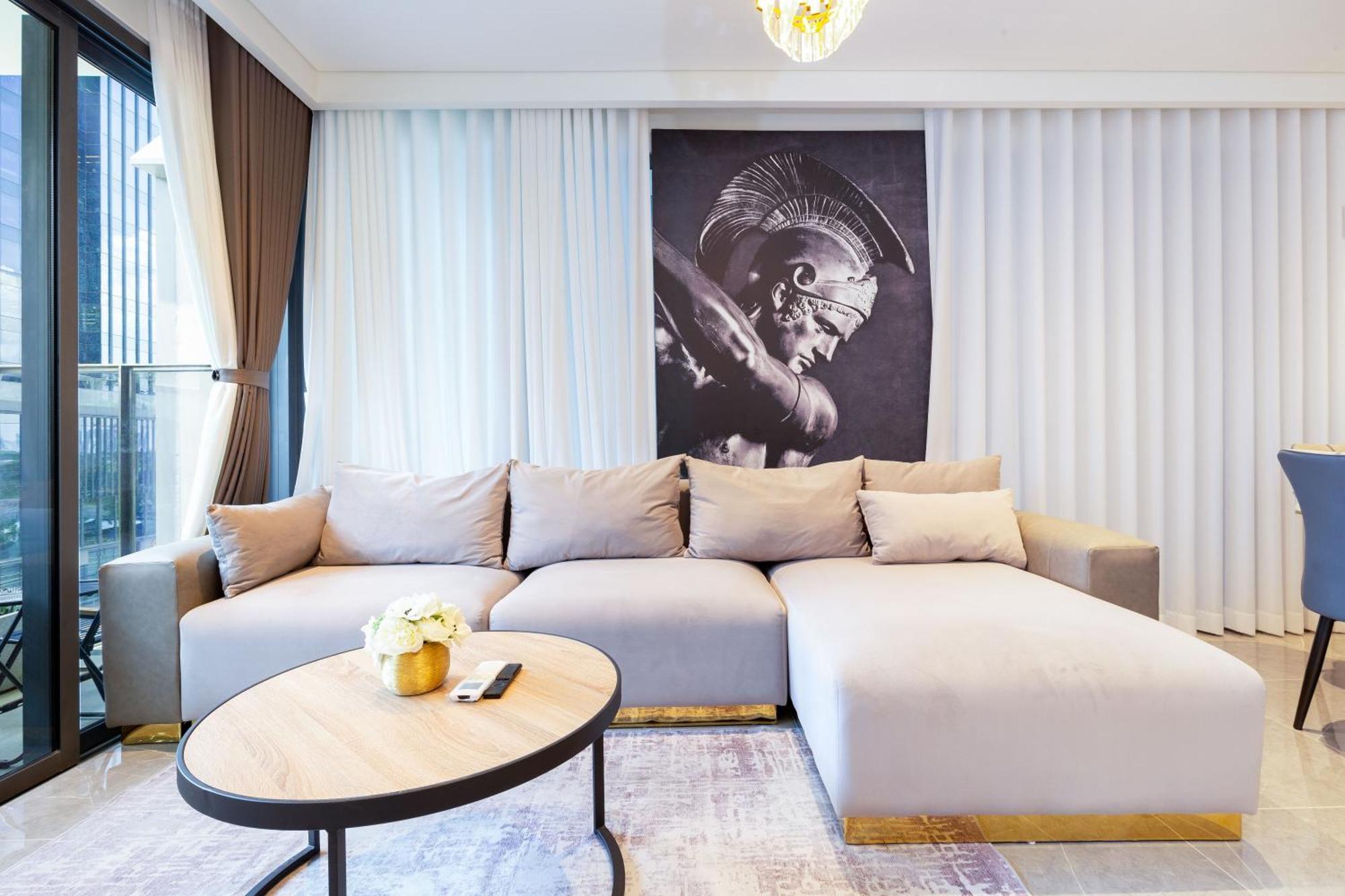 הו צ'י מין סיטי The Opera Apartment Cental Saigon Free Pool-Gym-Sauna Room- Golf Mini מראה חיצוני תמונה