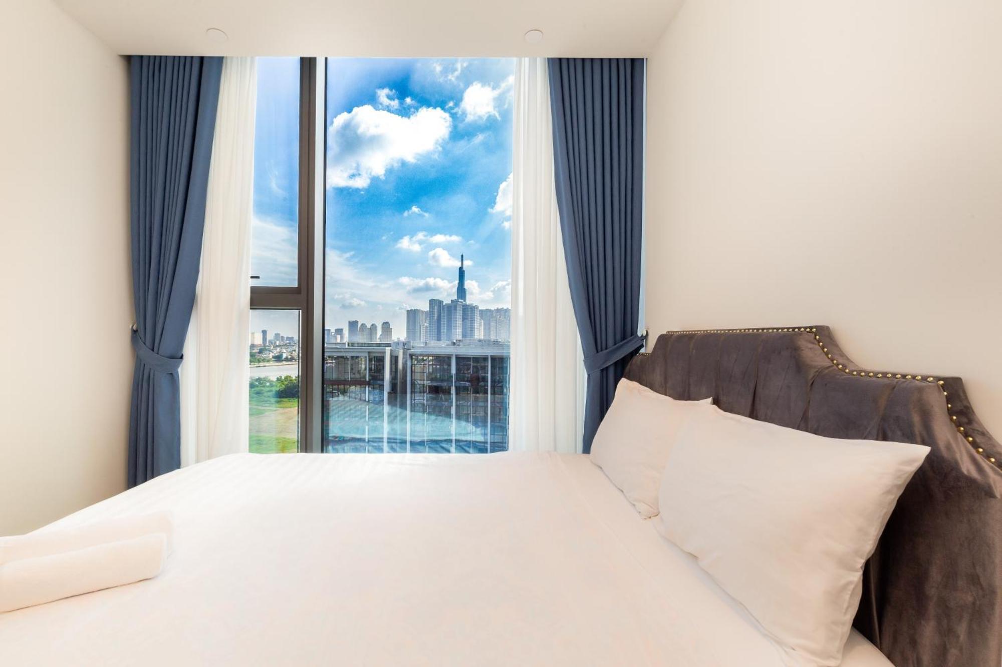 הו צ'י מין סיטי The Opera Apartment Cental Saigon Free Pool-Gym-Sauna Room- Golf Mini מראה חיצוני תמונה