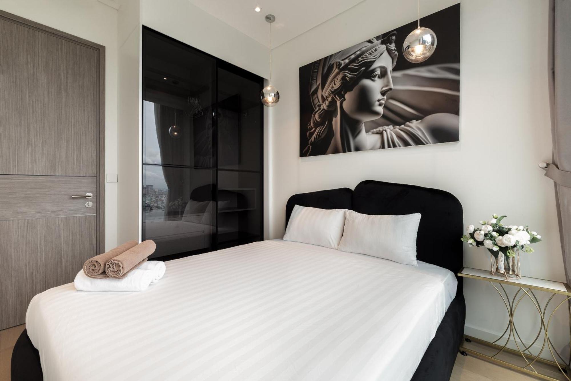 הו צ'י מין סיטי The Opera Apartment Cental Saigon Free Pool-Gym-Sauna Room- Golf Mini מראה חיצוני תמונה